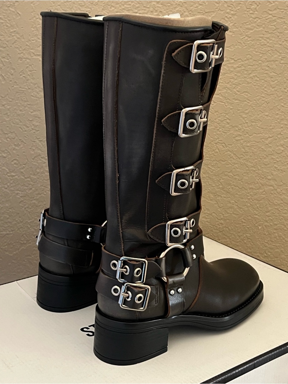 Steve Madden Women's Rocky Brown Distressed Boots Size-6.0 - Picture 8 of 9